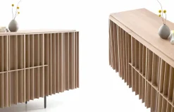 Aparador 351 con patas de madera de Mega Mobiliario