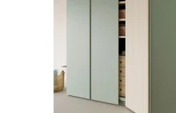 Armario a medida de puertas plegables con frente Ona de Lagrama