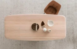 Mesa de comedor Copenhagen con pata Star de Devina Nais