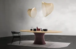 Mesa de comedor Daytona con pata Monolith de Devina Nais