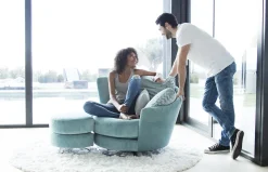 Sillón giratorio Roxane de Fama